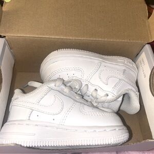 Fairly new White Nike Force 1 LE (TD)  3C  shoes